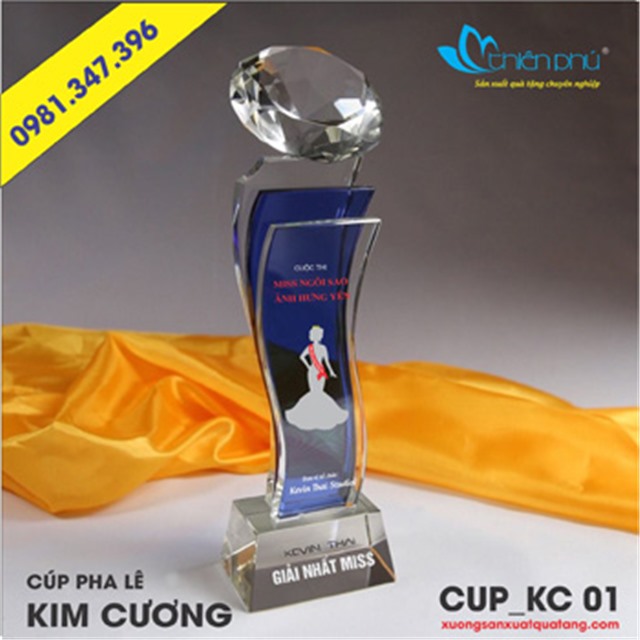 Cúp pha lê kim cương