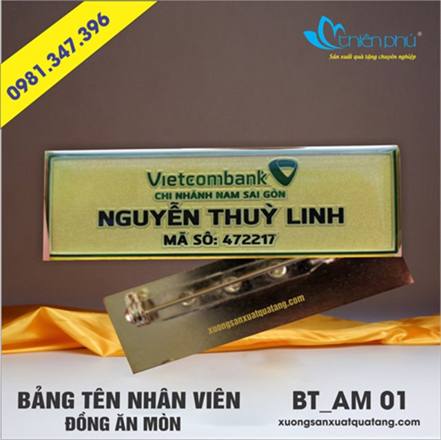 Bảng tên nhân viên ăn mòn