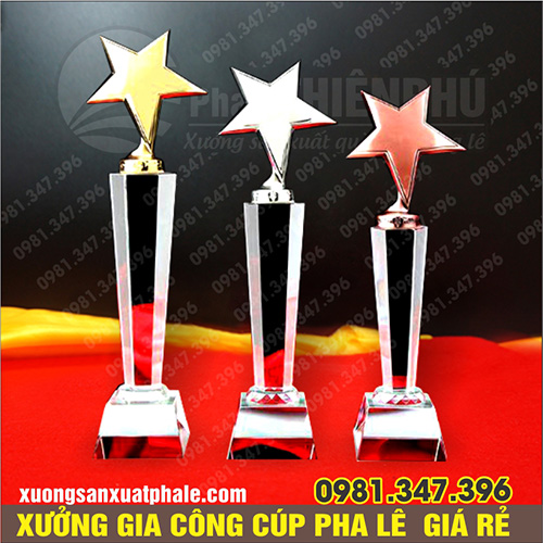 Cúp pha lê hình ngôi sao đồng